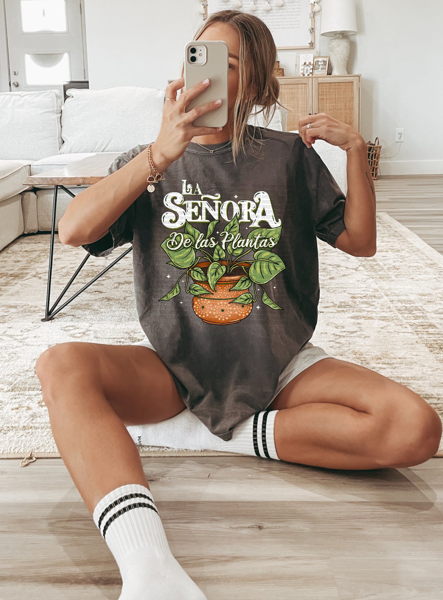 Plant Señora (Inverted) PNG